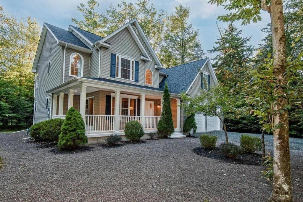 Luxury 4 Bedroom House In Pocono Mountains In Golf Course Near Lake Tobyhanna Exterior photo