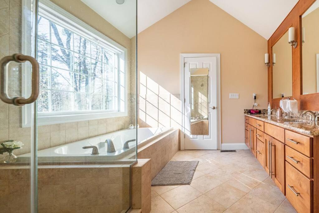 Luxury 4 Bedroom House In Pocono Mountains In Golf Course Near Lake Tobyhanna Exterior photo
