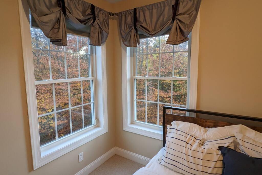 Luxury 4 Bedroom House In Pocono Mountains In Golf Course Near Lake Tobyhanna Exterior photo