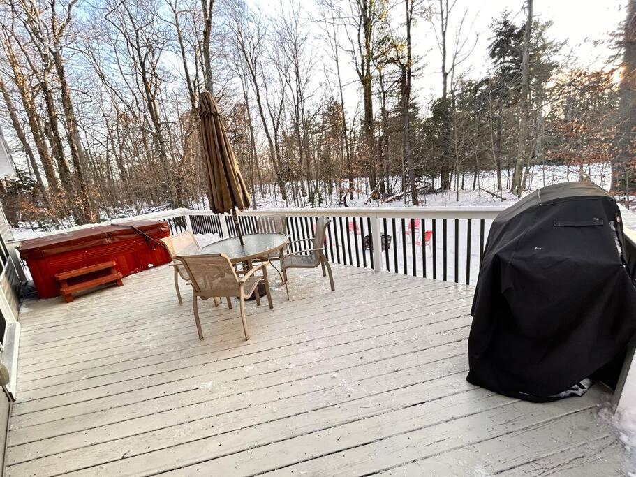 Luxury 4 Bedroom House In Pocono Mountains In Golf Course Near Lake Tobyhanna Exterior photo