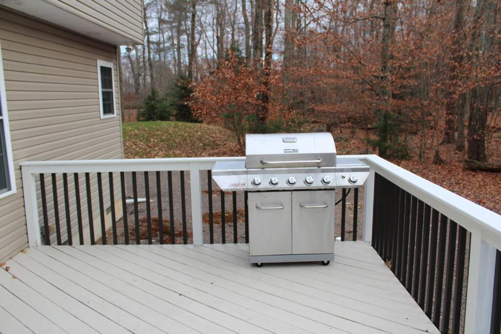 Luxury 4 Bedroom House In Pocono Mountains In Golf Course Near Lake Tobyhanna Exterior photo