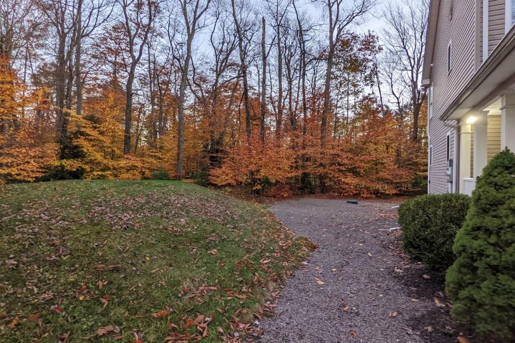 Luxury 4 Bedroom House In Pocono Mountains In Golf Course Near Lake Tobyhanna Exterior photo